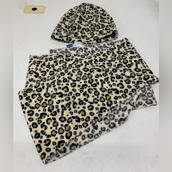 Women’s One Size Matching Set Fleece Leopard Print Beanie Hat & Scarf - Picture 9 of 10